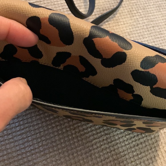 COACH Leopard Print Crossbody. Big enough to carry phone, keys, small wallet. - Picture 10 of 12